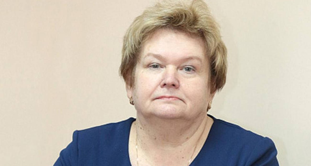 Верная лифтам 23 года: мэр Ярославля наградил Таисию Ермолину нагрудным знаком за заслуги в ЖКХ