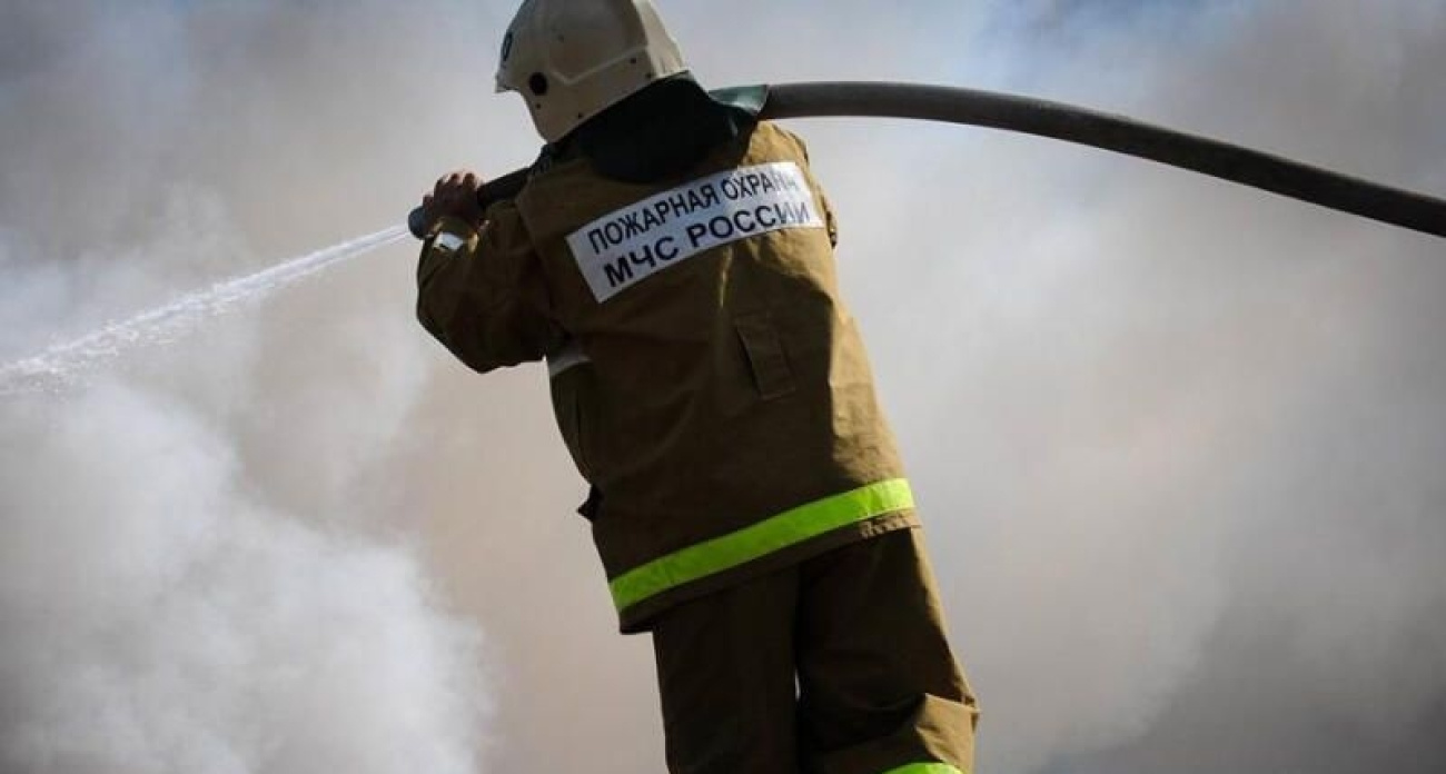 В пожаре в многоквартирном доме Ярославля погиб человек