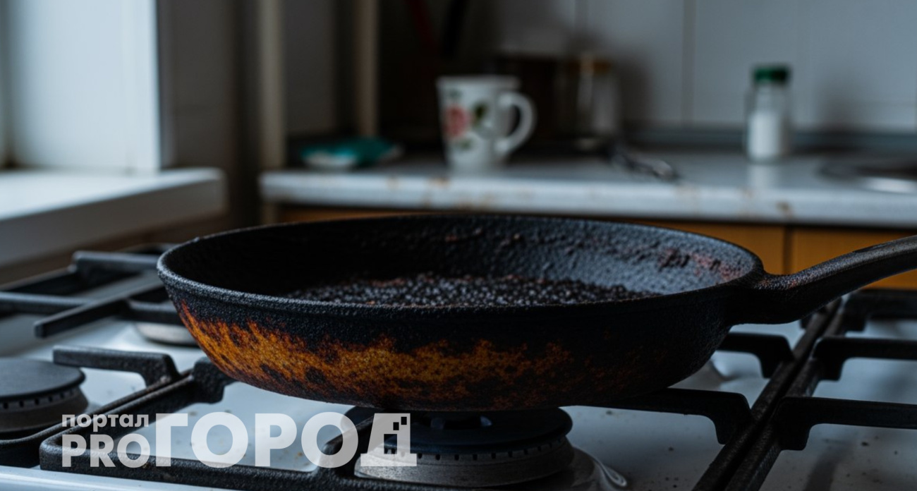 Не нужно прибегать к химии: ржавчину на сковородках убирают обычным овощем из кухни