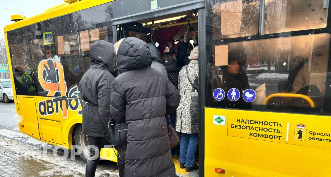 Ярославцы жалуются на скользкий пол в автобусах