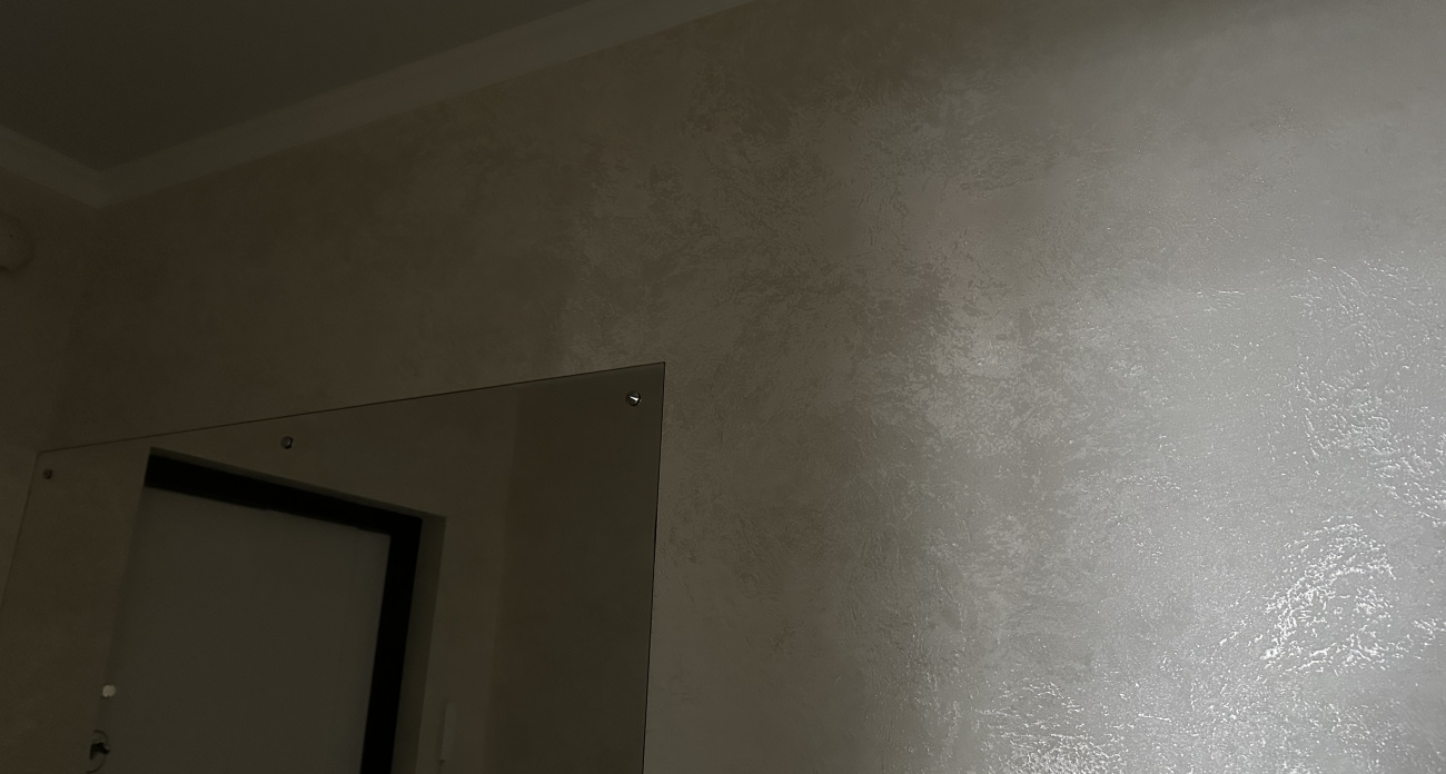 Клеить обои больше не модно: в ремонте использую трендовый материал и радуюсь результату 