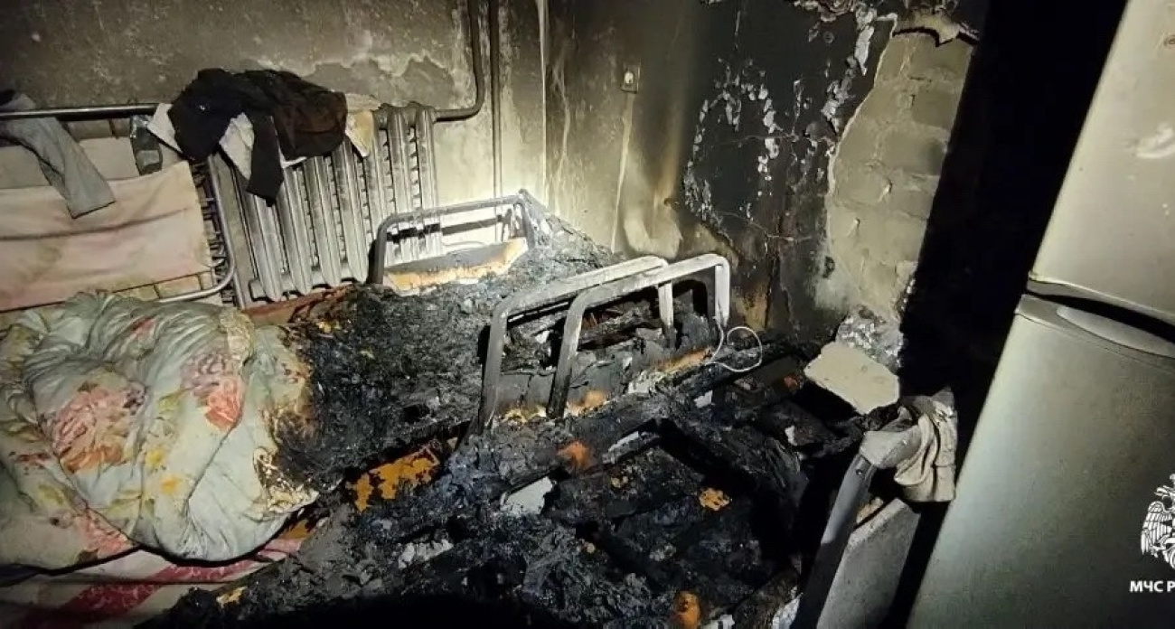 Пожар в Рыбинске: спасатели вытащили собаку из огня