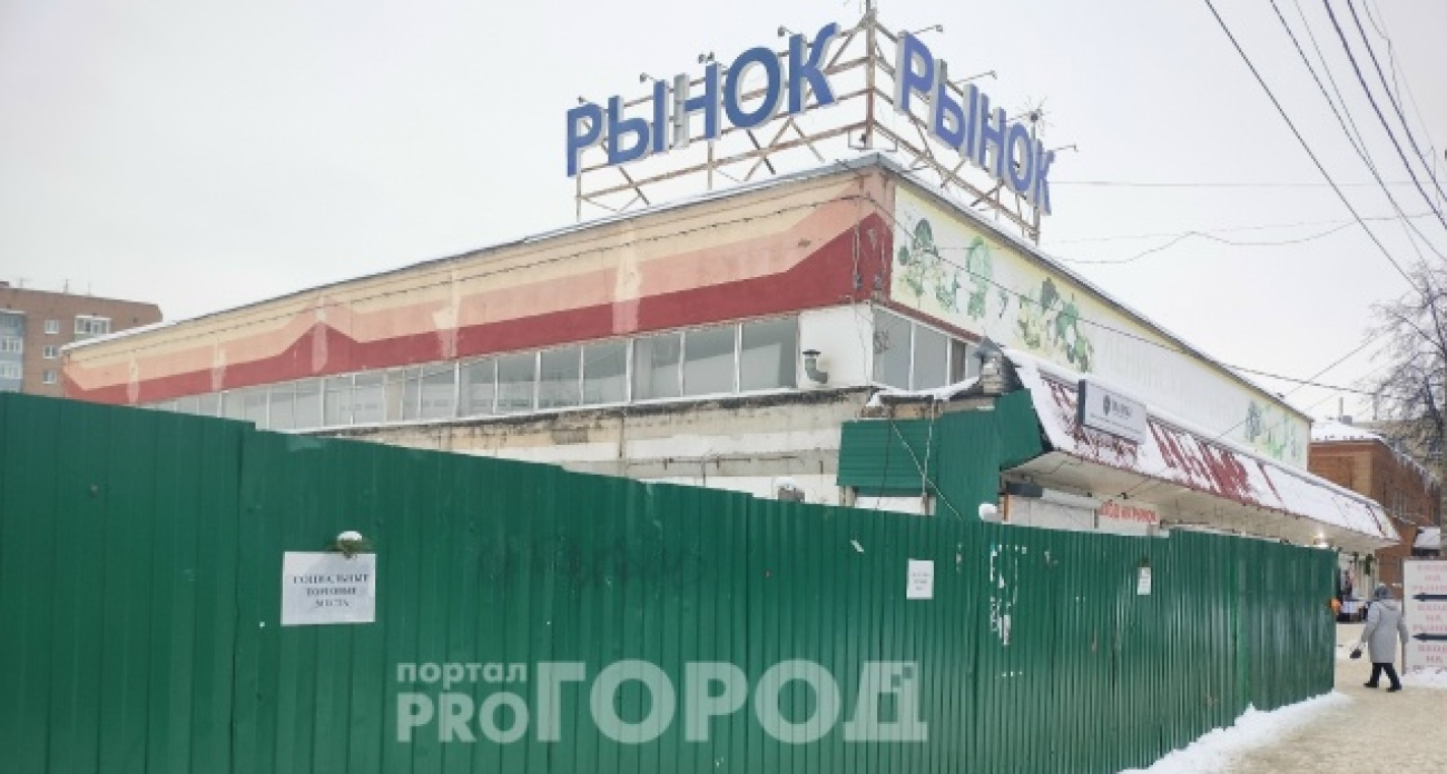 Сроки прошли — забор остался: что сейчас происходит на Ленинском рынке