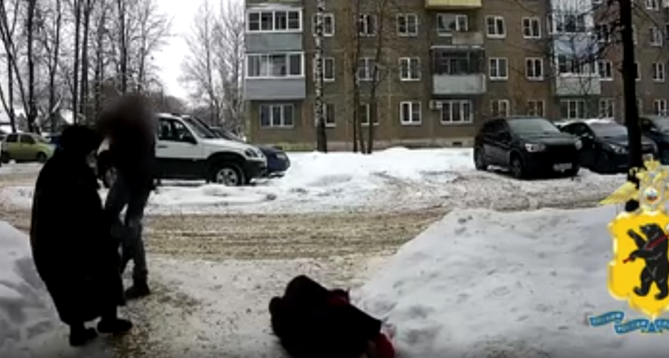 Пьяный рыбинец толкнул двух пенсионерок после замечания в свой адрес: одна из них получила переломы