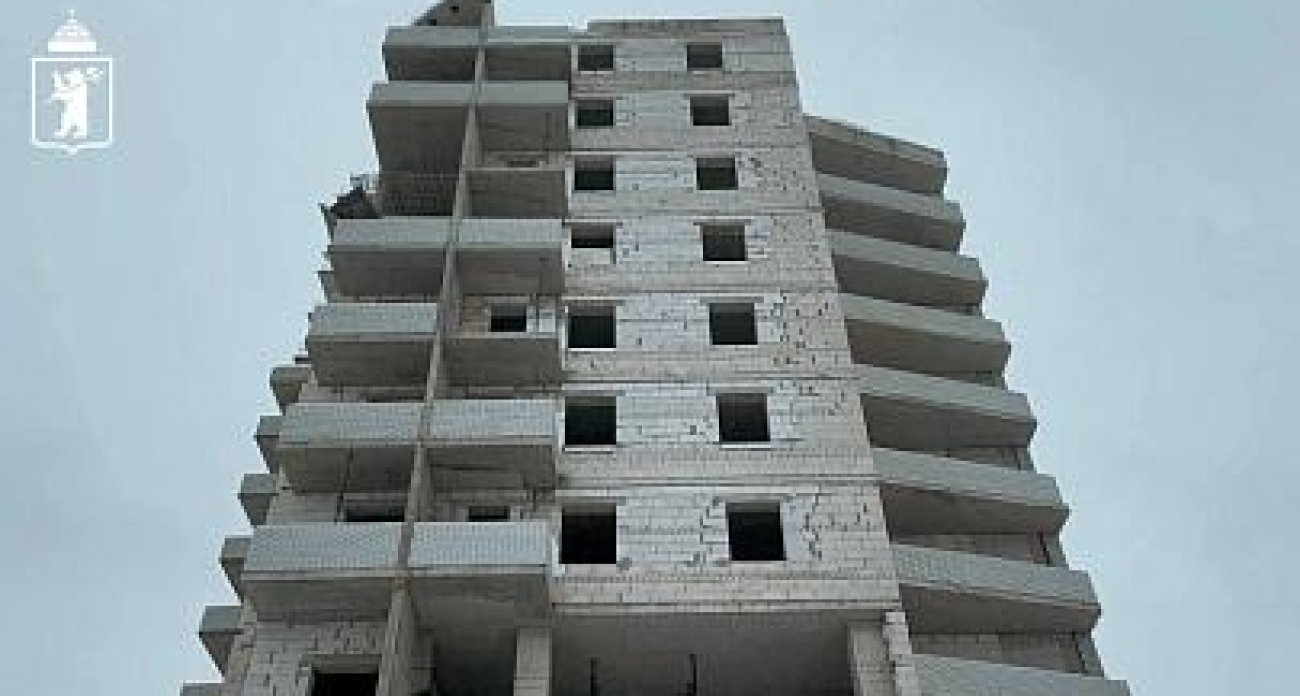 Опасный долгострой на Октябрьской площади после 7 лет простоя получил шанс на завершение