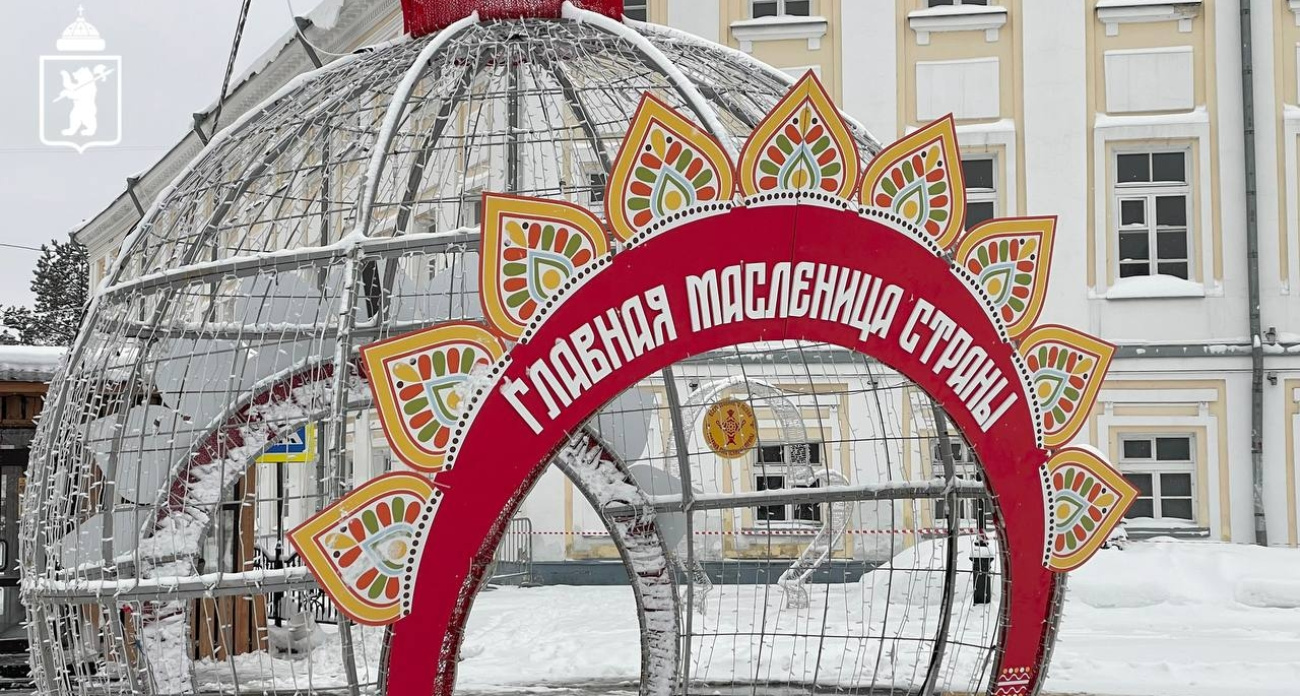 Ярославль готовят к Масленице: Советскую площадь украшают к главным гуляниям 