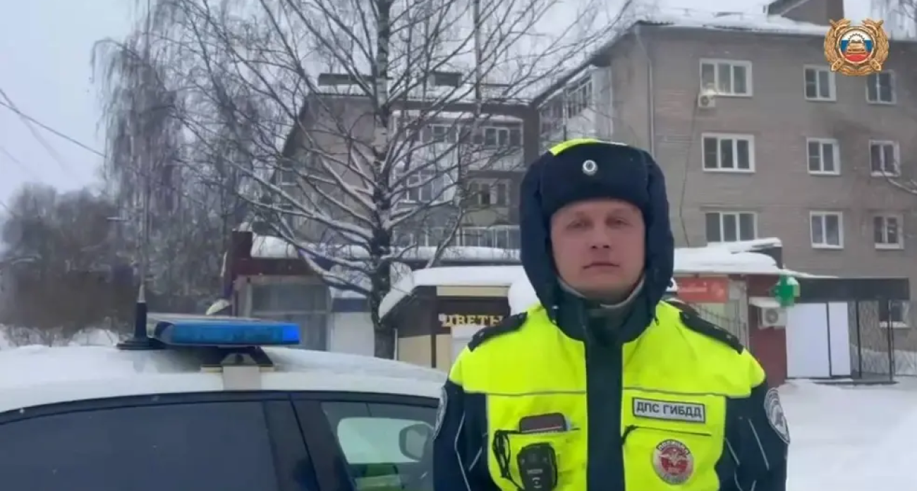 26-летний водитель Ford Fiesta сбил пешехода вне перехода в Данилове: пострадавший госпитализирован