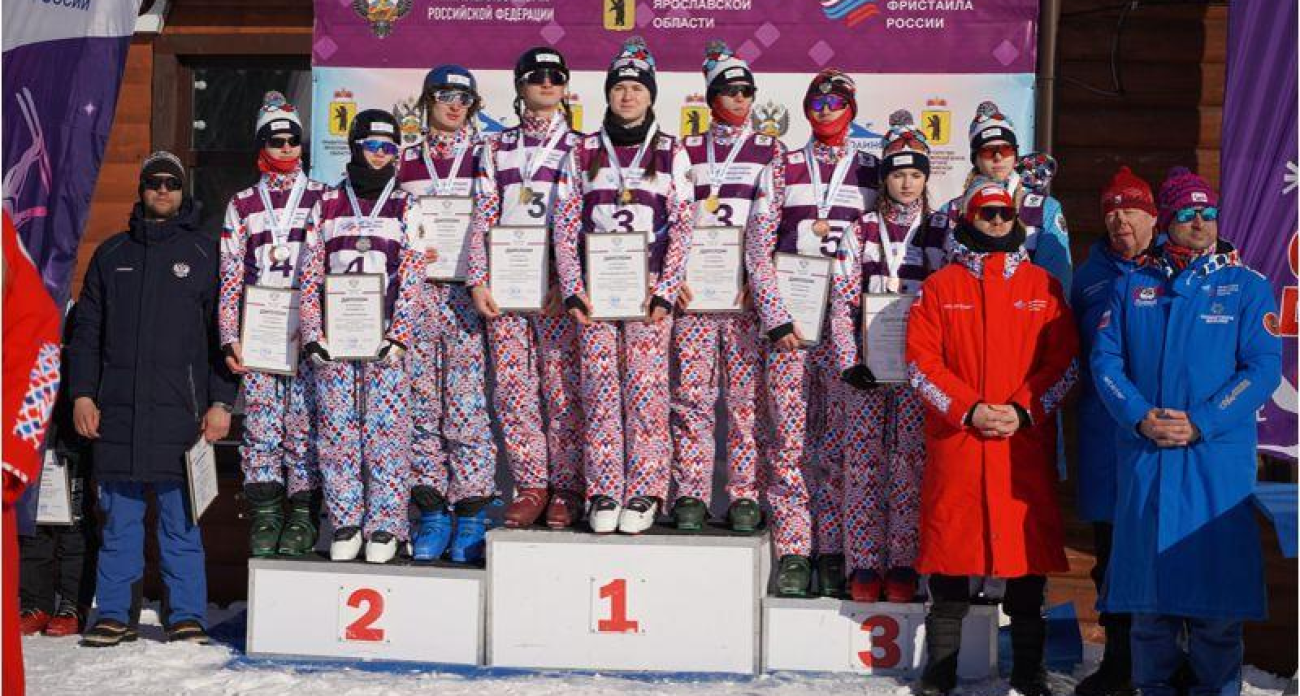 Юные фристайлисты из 6 регионов России сразились за путёвки в сборную на турнире в «Подолино»