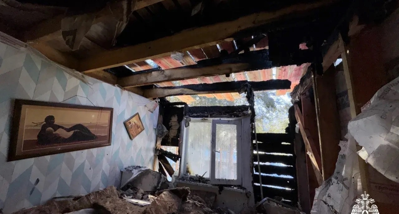 Из-за вспыхнувшей печки в Некрасовском районе загорелся двухэтажный дом