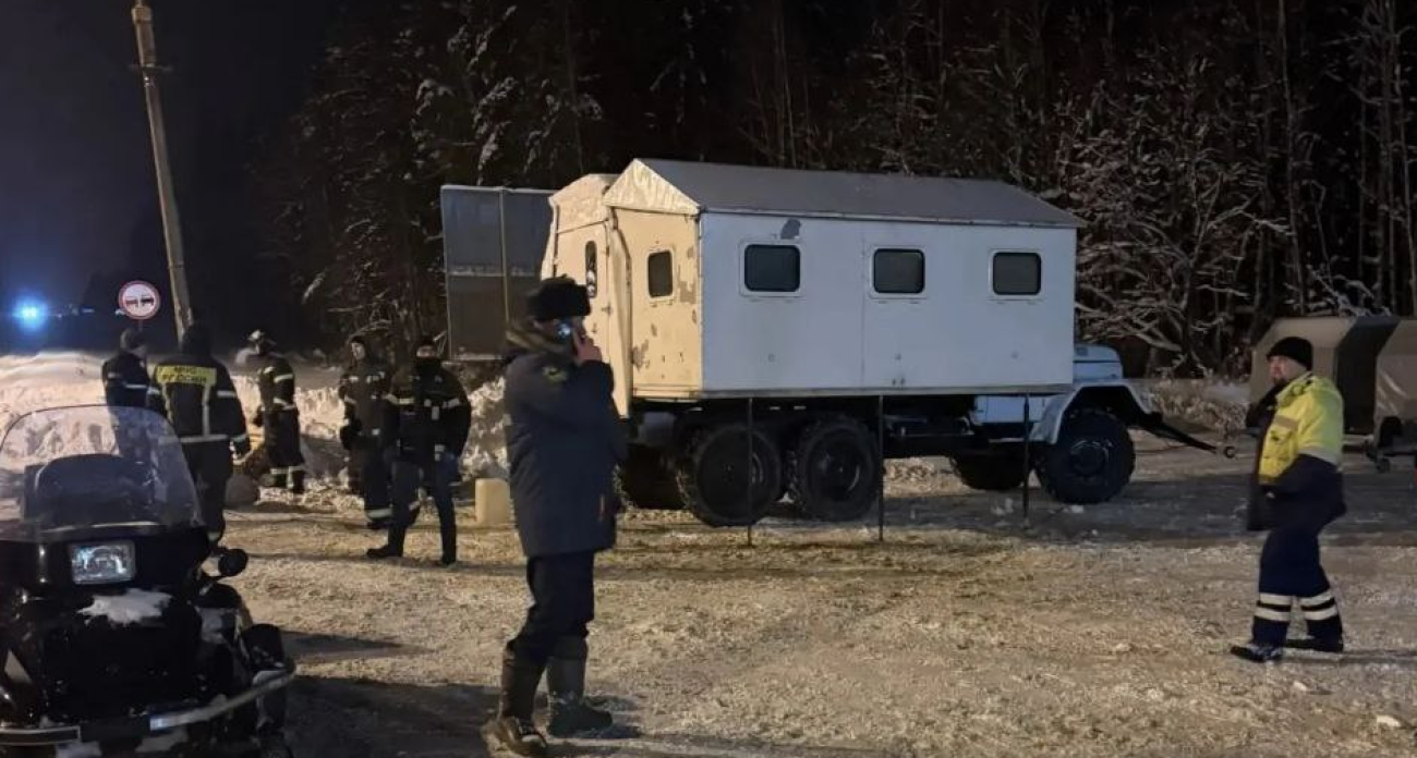 Снежная блокада на М-8: с 20:00 под Переславлем развернут пункт обогрева и спецтехнику для спасения водителей