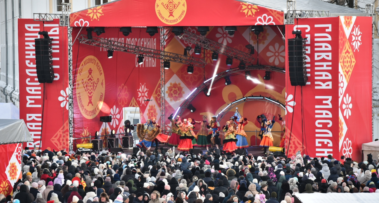 Более 20 тысяч человек пришли на Масленицу в Ярославле — Надежда Бабкина встретила весну с тысячами зрителей