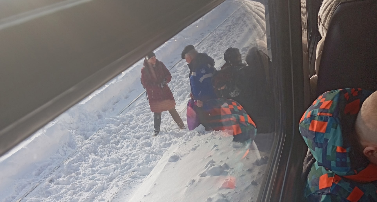 Смерть пассажирки и внеплановая стоянка: ЧП в электричке Пищалкино – Рыбинск нарушило движение пригородных поездов