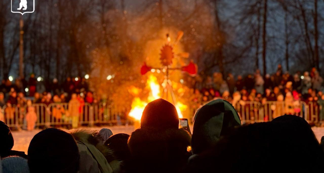 На Даманском сожгли чучело Масленицы: мэрия показала, как прошёл обряд