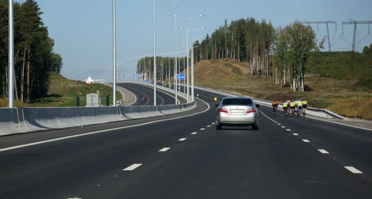 24 тысячи машин в сутки: трассу М-8 под Ростовом срочно расширяют