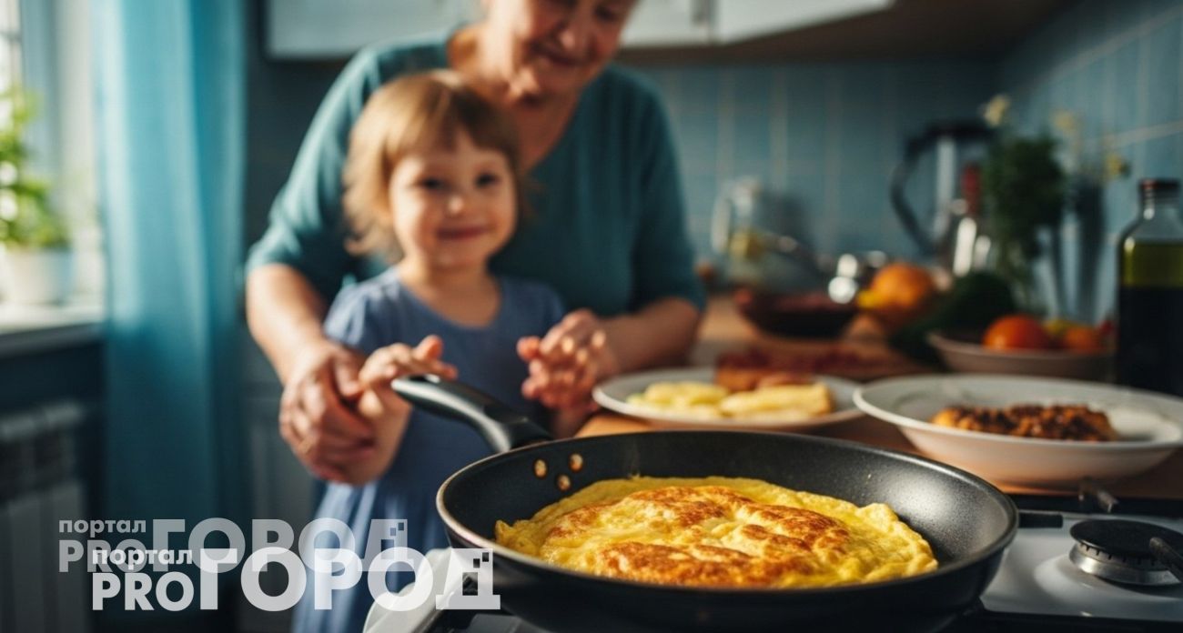 Омлет всегда получается пышный как из духовки: секрет в одном простом ингредиенте