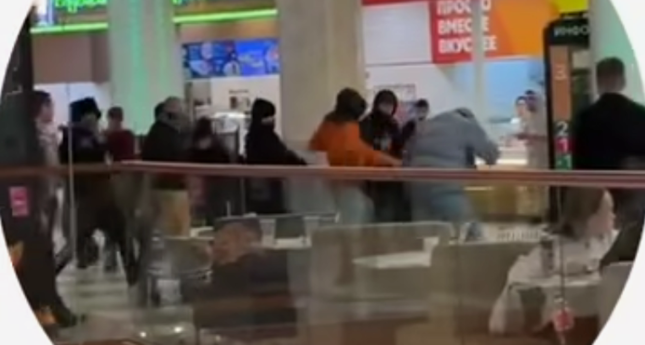 Следственный комитет расследует массовую драку в ТЦ "Аура" 