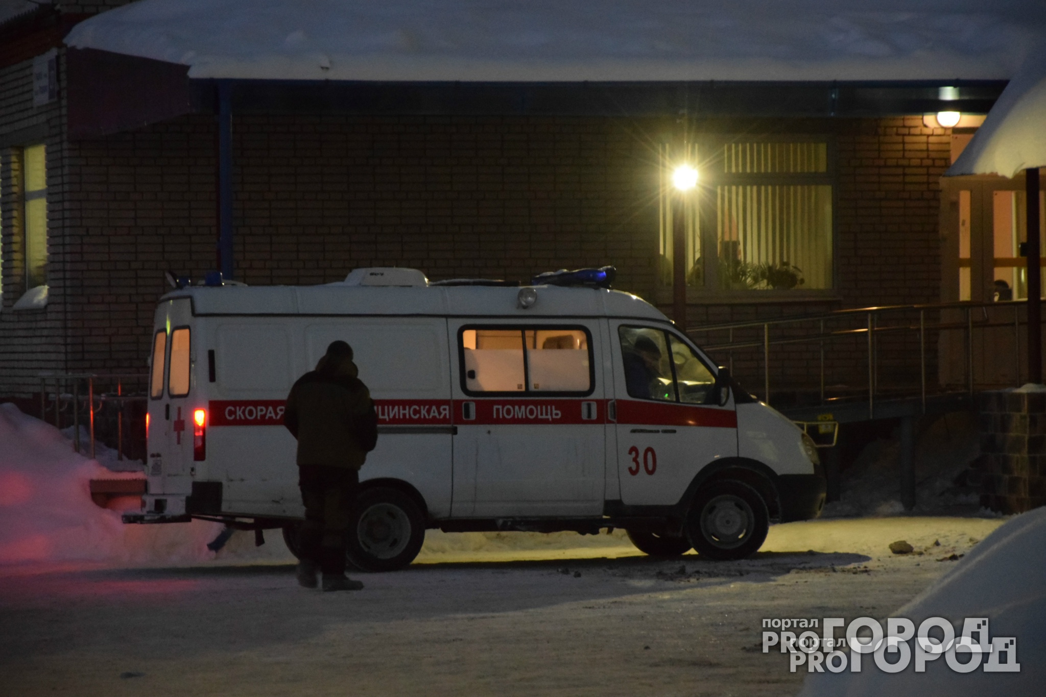 В Рыбинске в машине скорой пьяный дворник избил двух женщин-фельдшеров