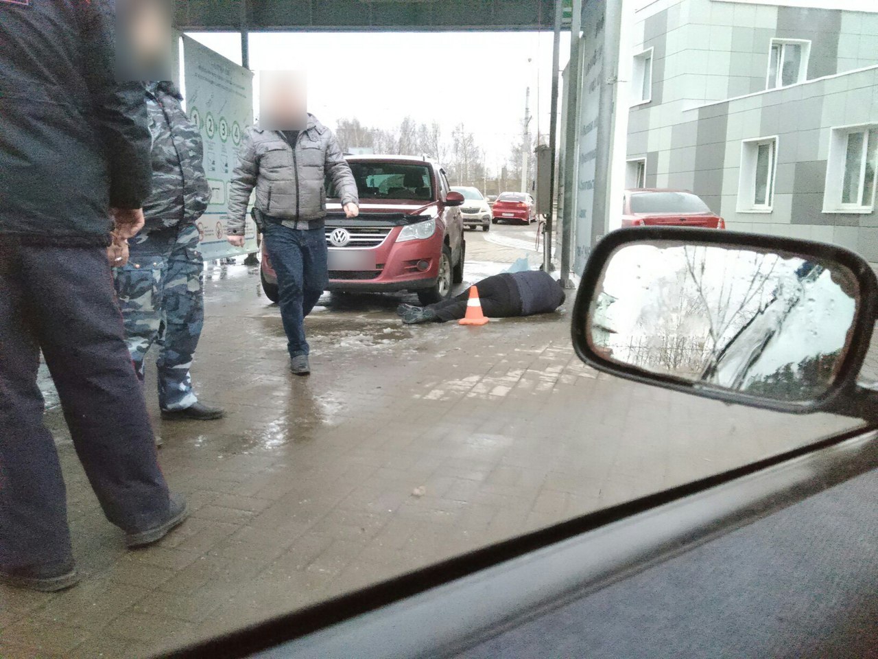 В Ярославле на автомойке самообслуживания внезапно скончался мужчина