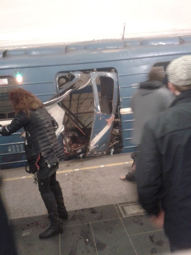 В Питерском метро прогремело два взрыва, есть жертвы: видео