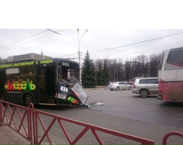 В Ярославле произошло ДТП с участием троллейбуса и автобуса