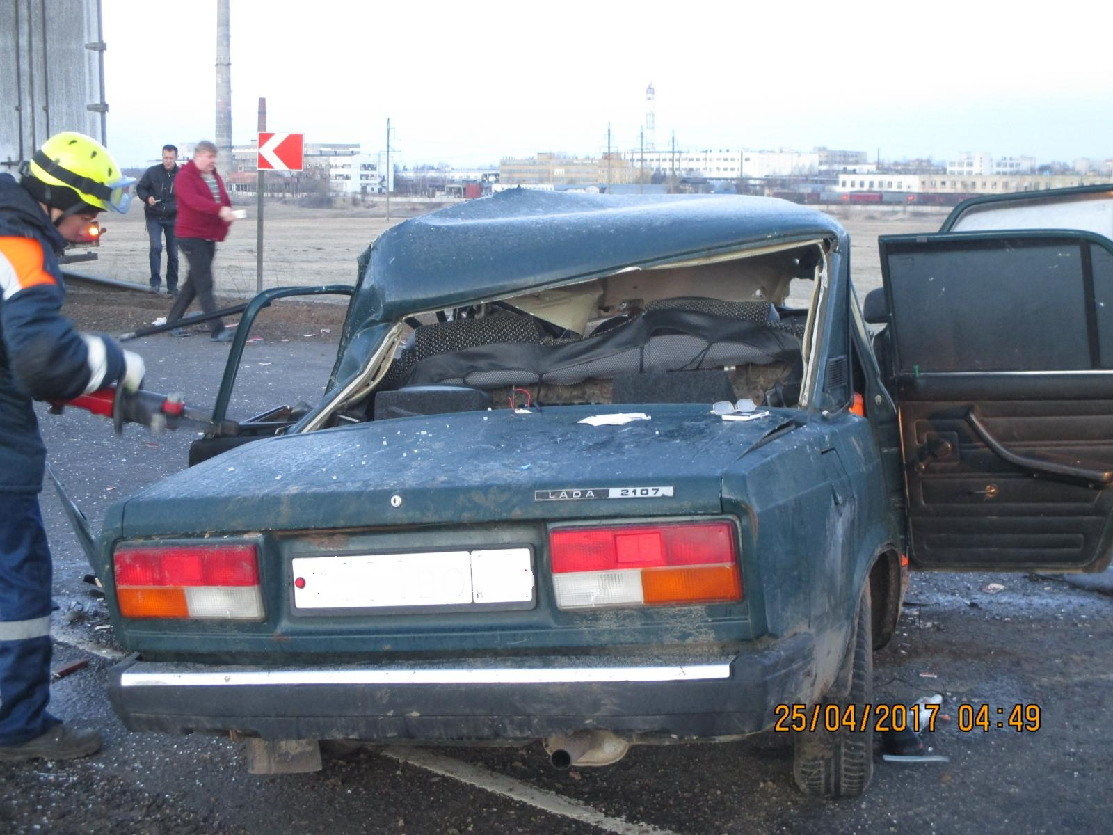 «Про Город» публикует фото с места автокатастрофы под Ярославлем в которой погиб водитель «семерки»
