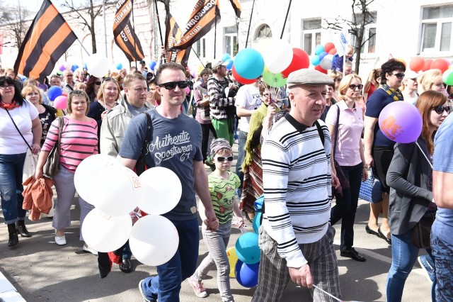 На первомайское шествие в Ярославле вышли 7000 человек