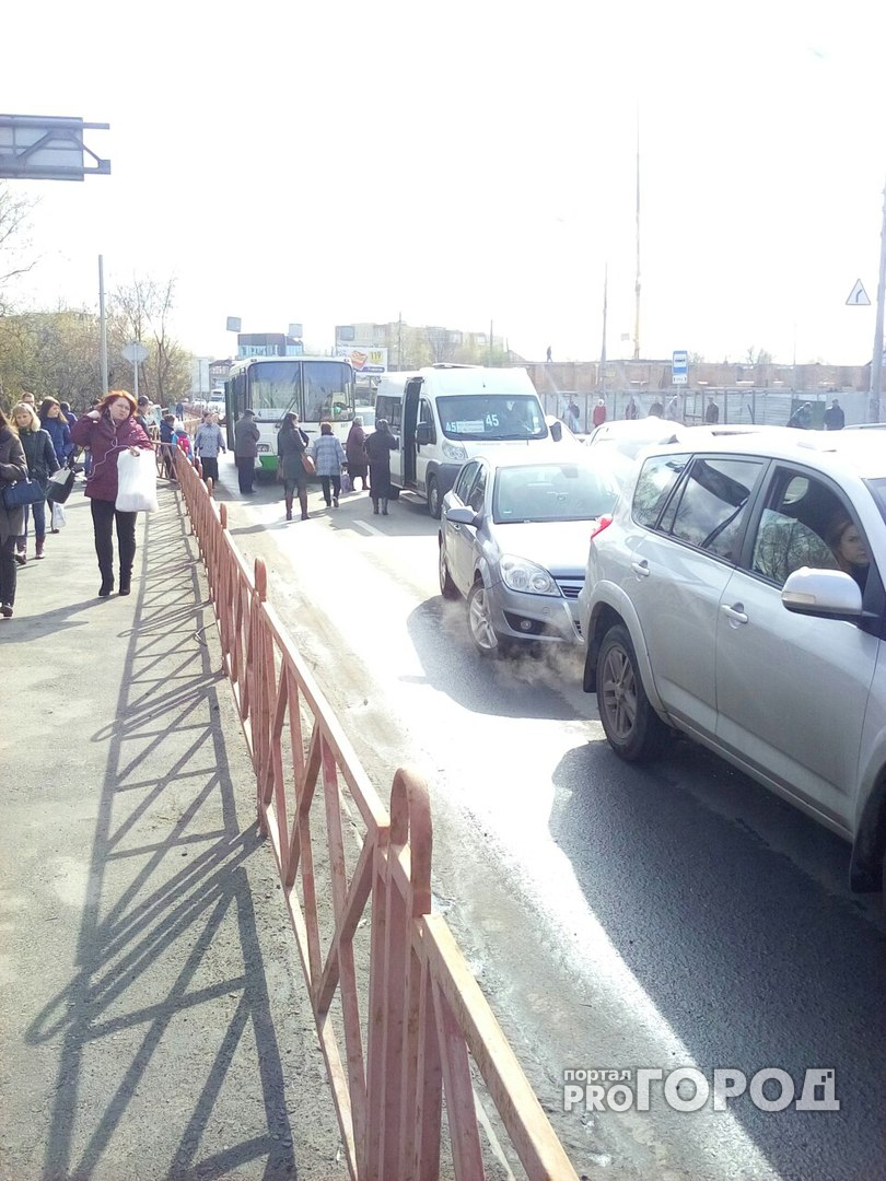 В Ярославле столкнулись маршрутка и автобус: во Фрунзенском районе пробка