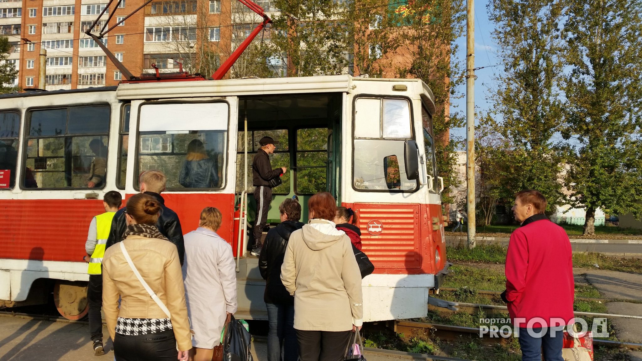В Ярославле пьяный пассажир напал на кондуктора и водителя трамвая