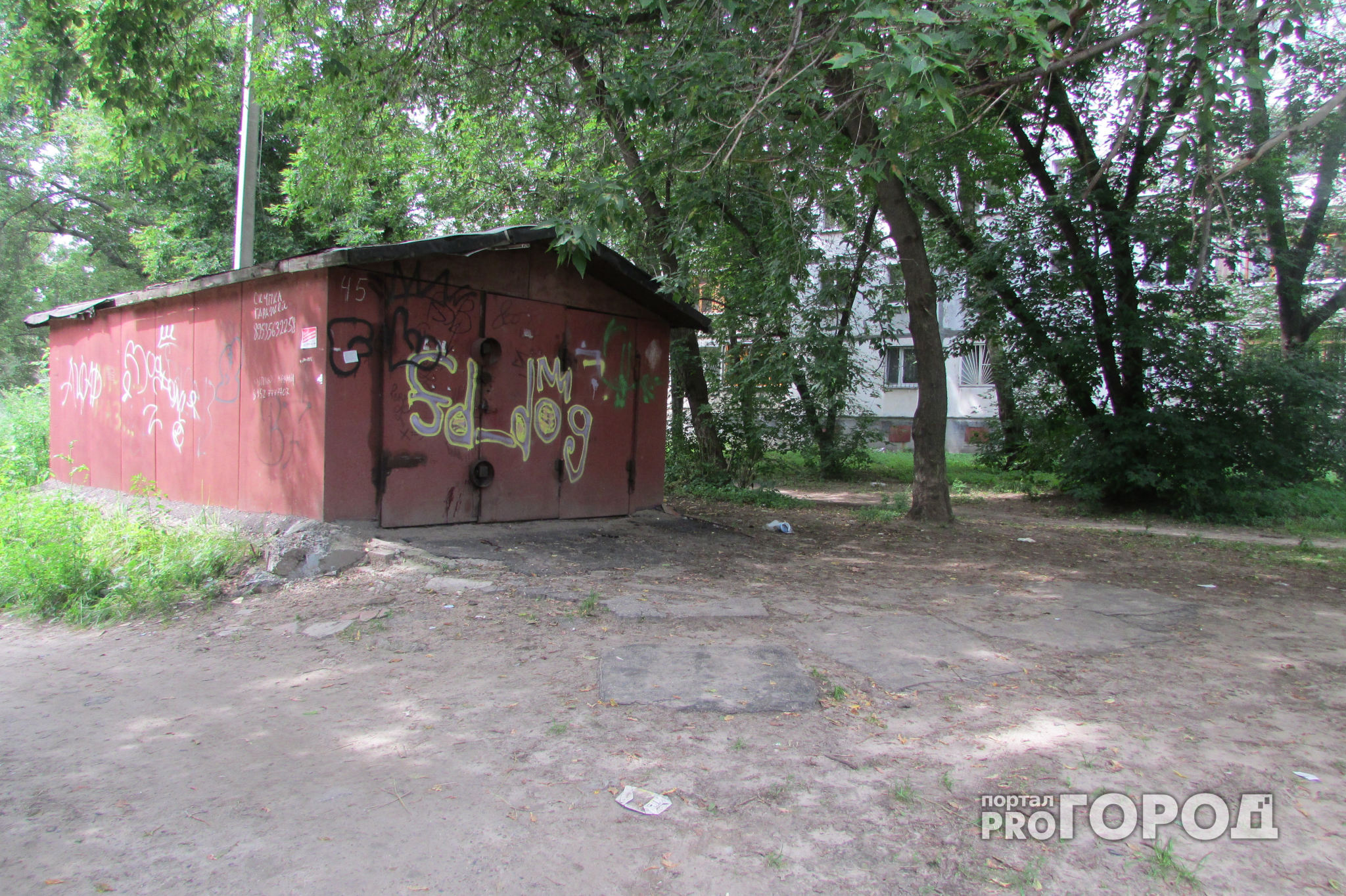 В Ярославской области воры попали в гараж не через дверь, а через заднюю стену