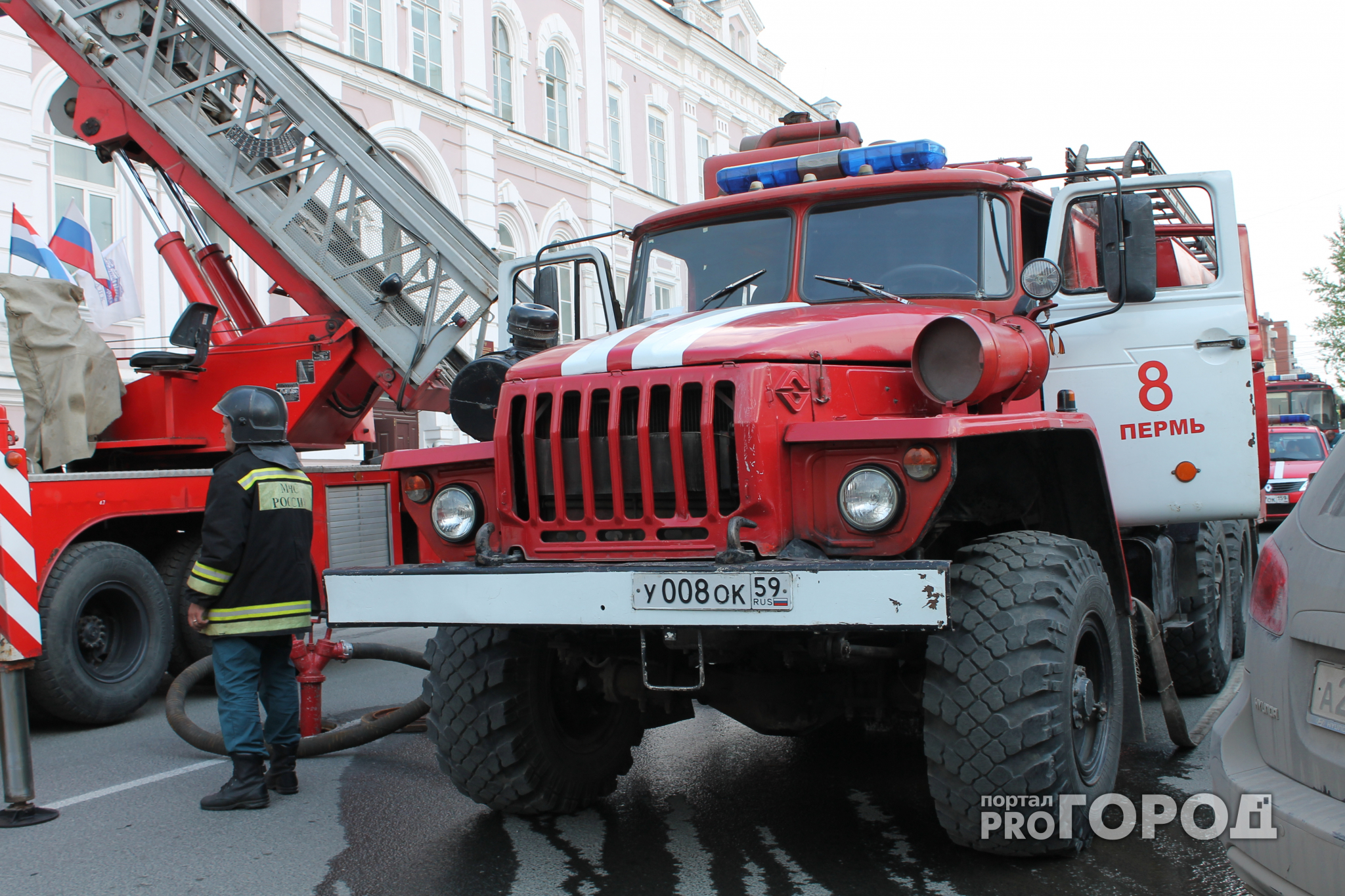 В Ярославле вспыхнули грузовики