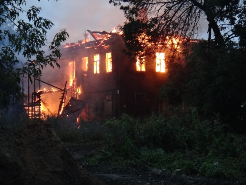 В Ярославле горящий дом тушили пять часов