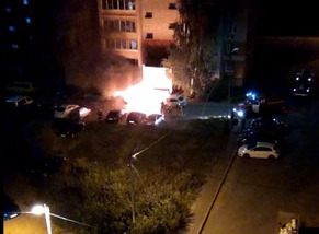 Под Ярославлем горели ярким факелом автомобили