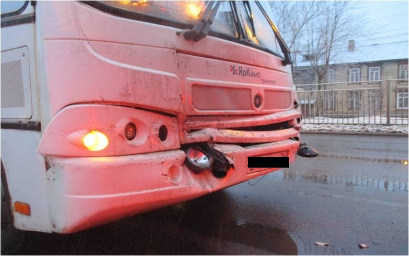 В Ярославле при столкновении автобусов пострадали 9 человек