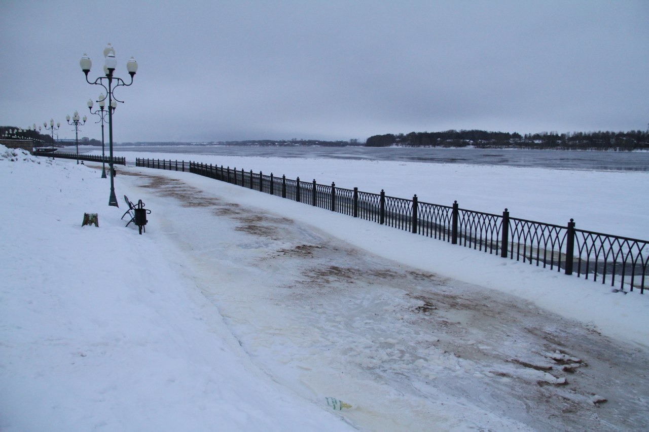 В Рыбинске Набережная погрузилась во тьму
