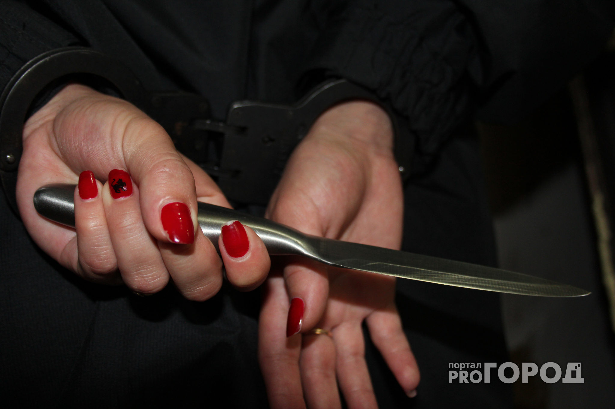 Женщина-кондуктор из Ярославля ударила мать ножом в грудь