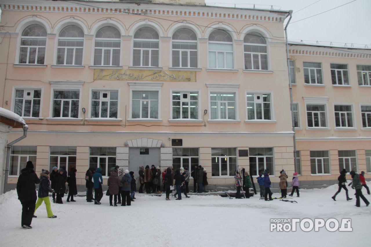 Ярославцы сутками обивают пороги школ, чтобы записать первоклашек