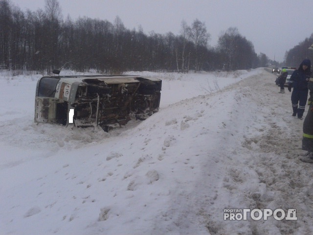 В Ярославской области автобус с 30 пассажирами улетел в кювет