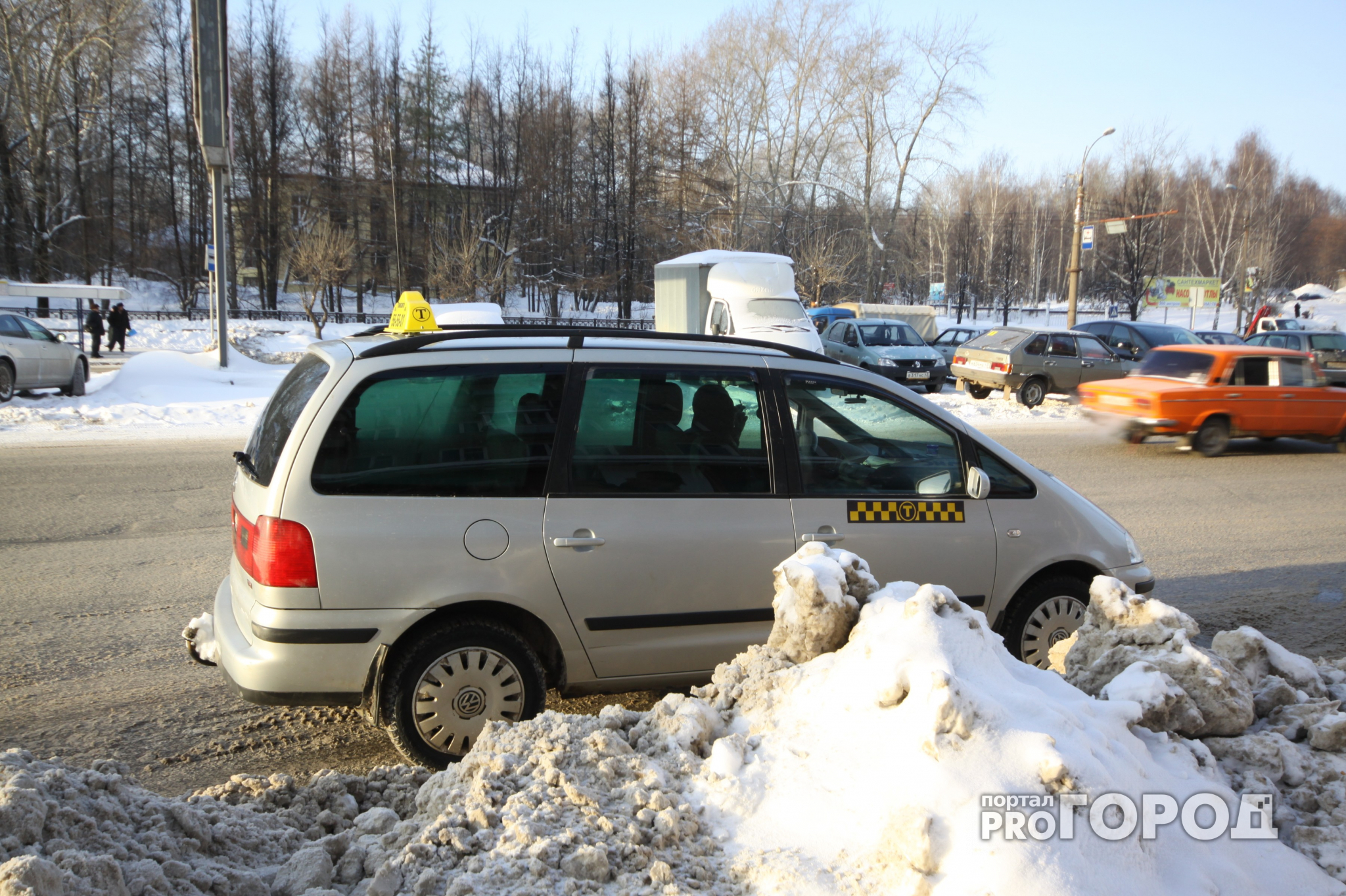 В Ярославле из-за снегопада цены на такси выросли вдвое