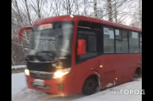 В Ярославле на ходу развалилась новая "красная маршрутка"