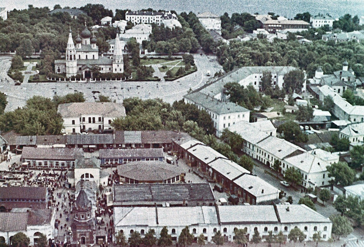 В Ярославле появилось уникальное фото с уничтоженным в 1980 году Мытным рынком