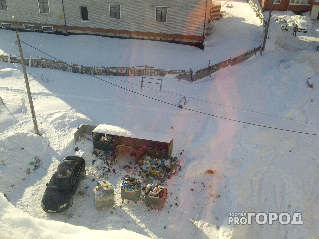 В Ярославле мэру рассказали, почему во время снегопадов люди живут в мусоре