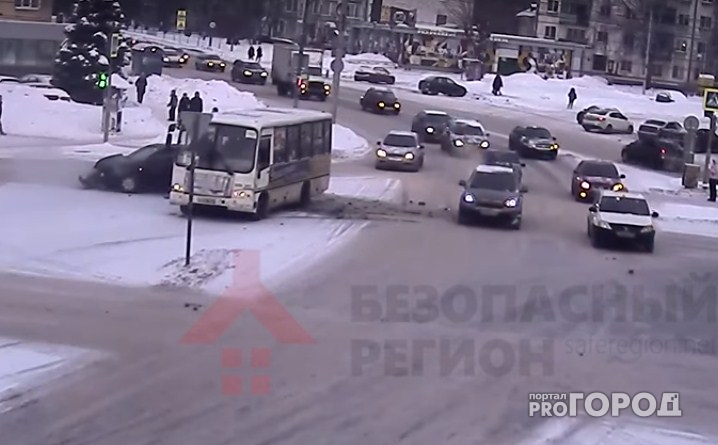 Бешеные автобусы и опасные водители: подборка ДТП в Ярославле за неделю