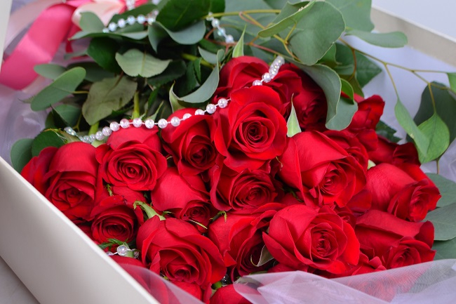 Живые цветы среди зимы: доступная реальность