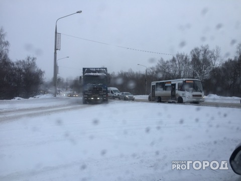 Онлайн-трансляция снегопада в Ярославле: 10-балльные пробки и ДТП по всему городу