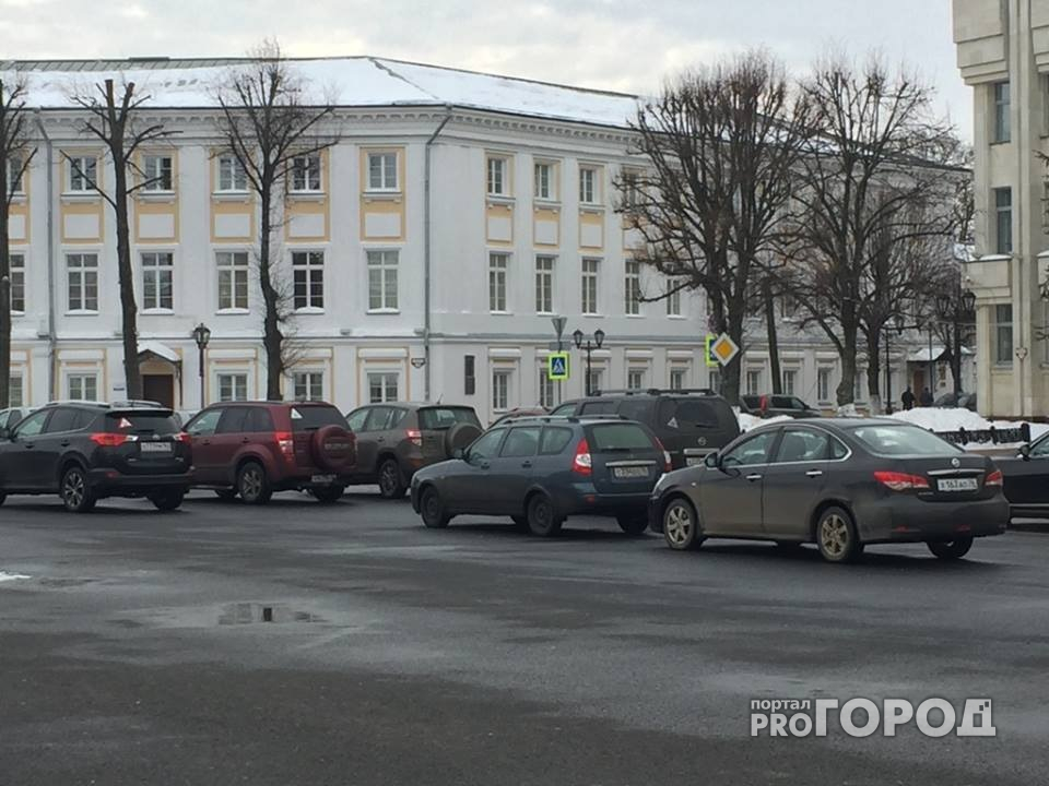 Губернатор рассказал ярославцам, как избавиться от стихийной парковки на Советской