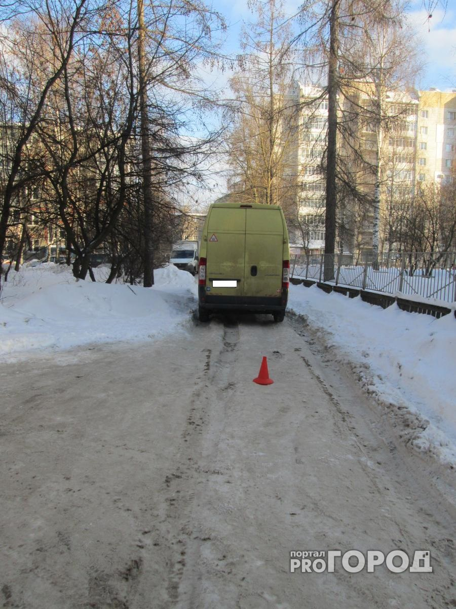 В Ярославле водитель сдавал задним ходом и сбил пенсионерку