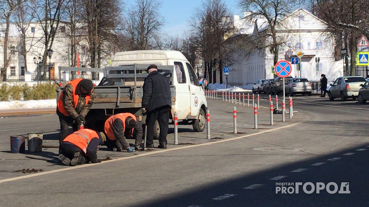 Парковка отменяется: на Советской площади устанавливают «губернаторские» столбики