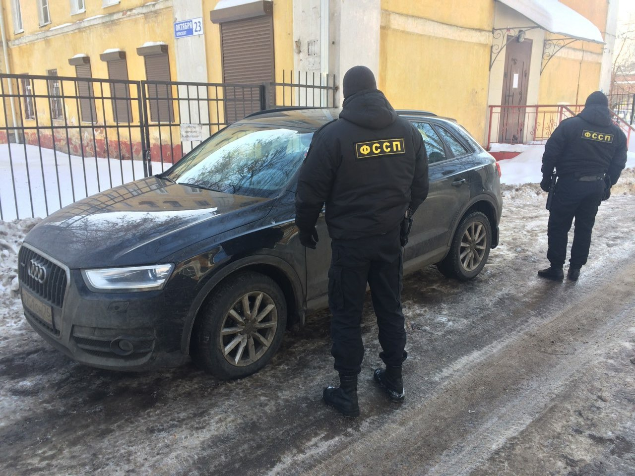 Кредит, налоги и друзья: у ярославцев арестовали элитные Audi и BMW за огромные долги