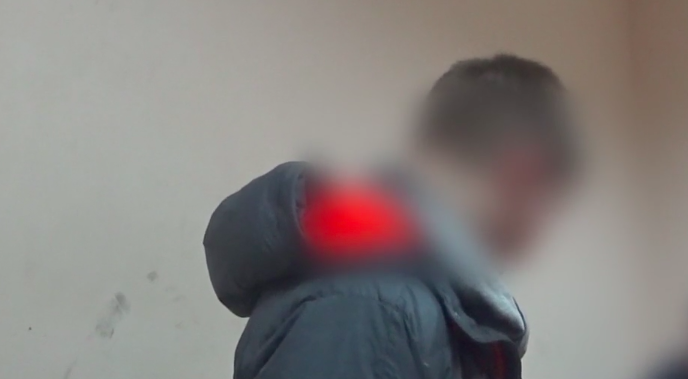 В Ярославле поймали парня с мешком разноцветных наркотических таблеток: видео
