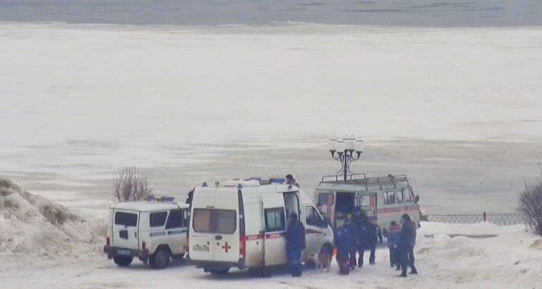 В Рыбинске мужчина ушёл под лёд, пытаясь спасти свою собаку